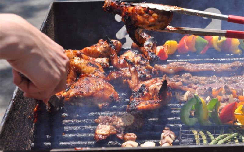 5 Sai Lầm Khi Dùng Than Nướng BBQ Và Cách Khắc Phục 3 than nướng bbq
